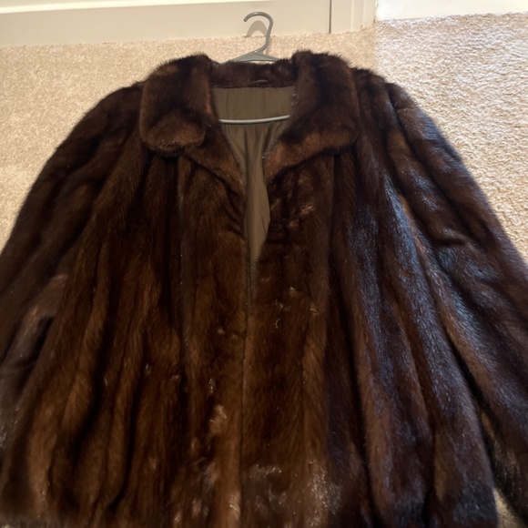 Fur coat - Picture 2 of 4